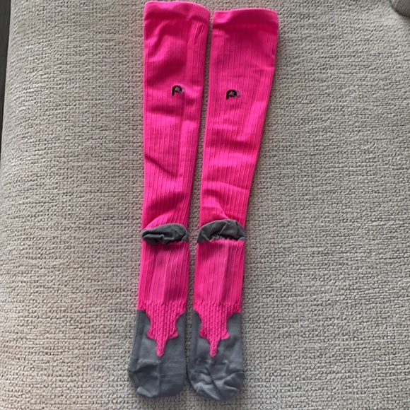 Pro Compression Socks - Picture 4 of 5